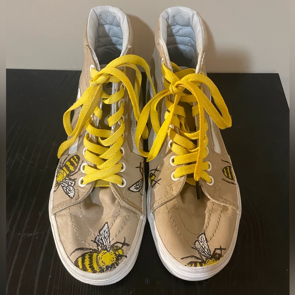 Hand painted BEE high top vans 🐝